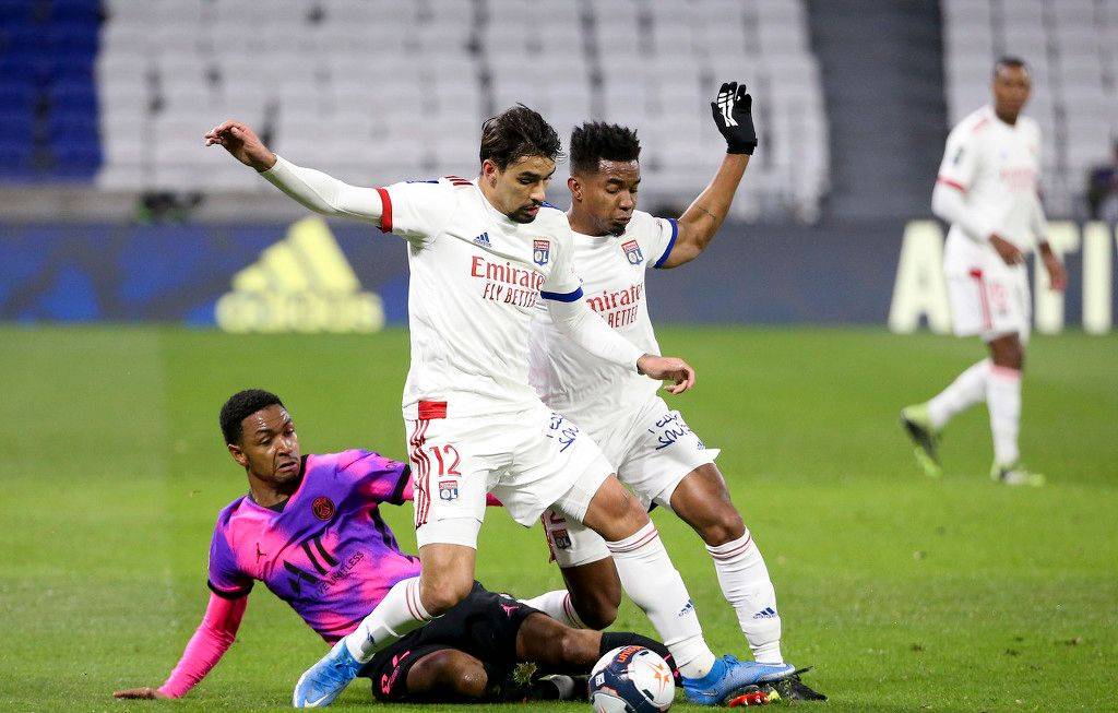  转折点那不勒斯战术微调；欧联窗口期攻防权衡；话题不断；控场能力受关注