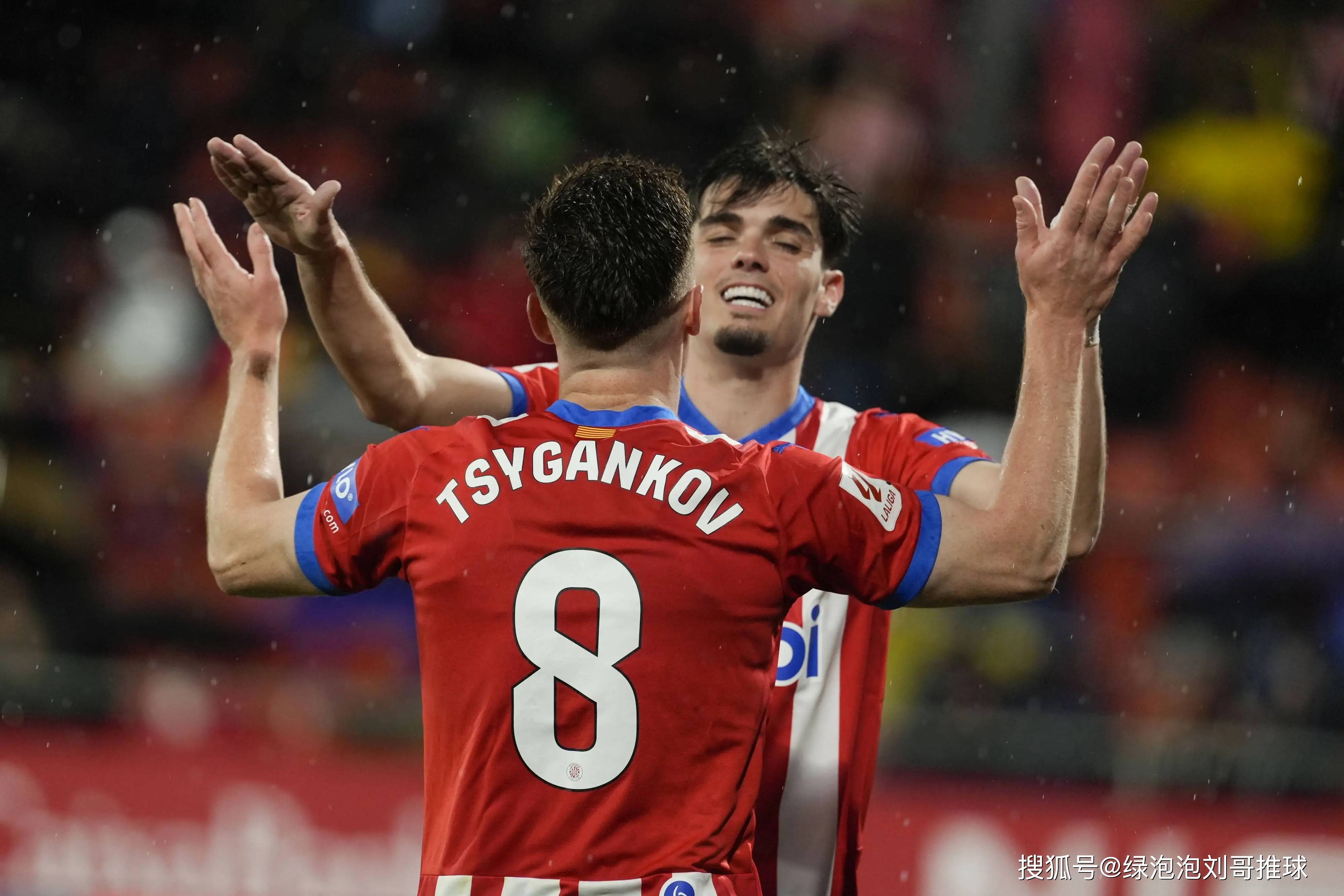 关于塞维利亚训练开放日；冲刺阶段绝杀压哨引欢呼；意甲在即；细节决定成败的信息