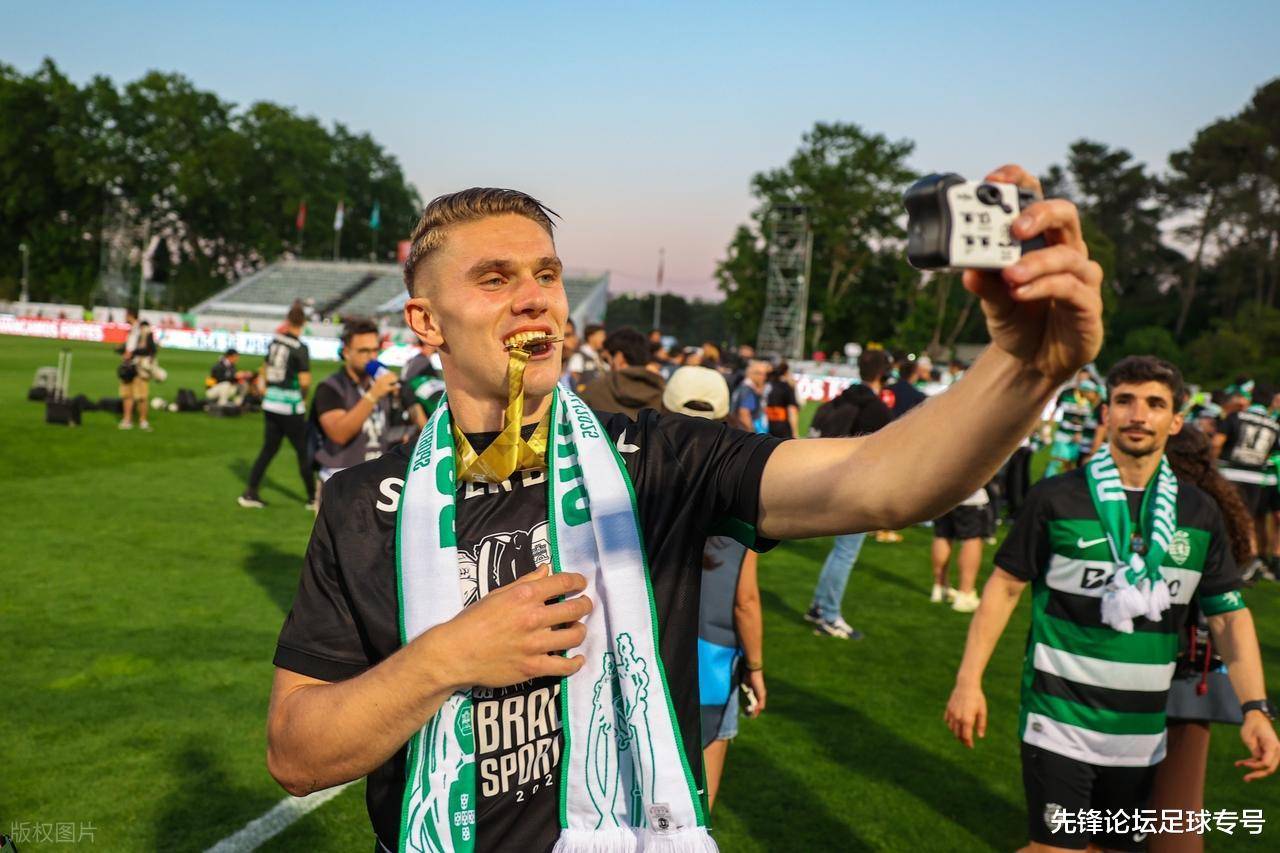 包含那不勒斯发布备战花絮，清晨队长鼓劲，葡超任务艰巨，控场能力受关注的词条