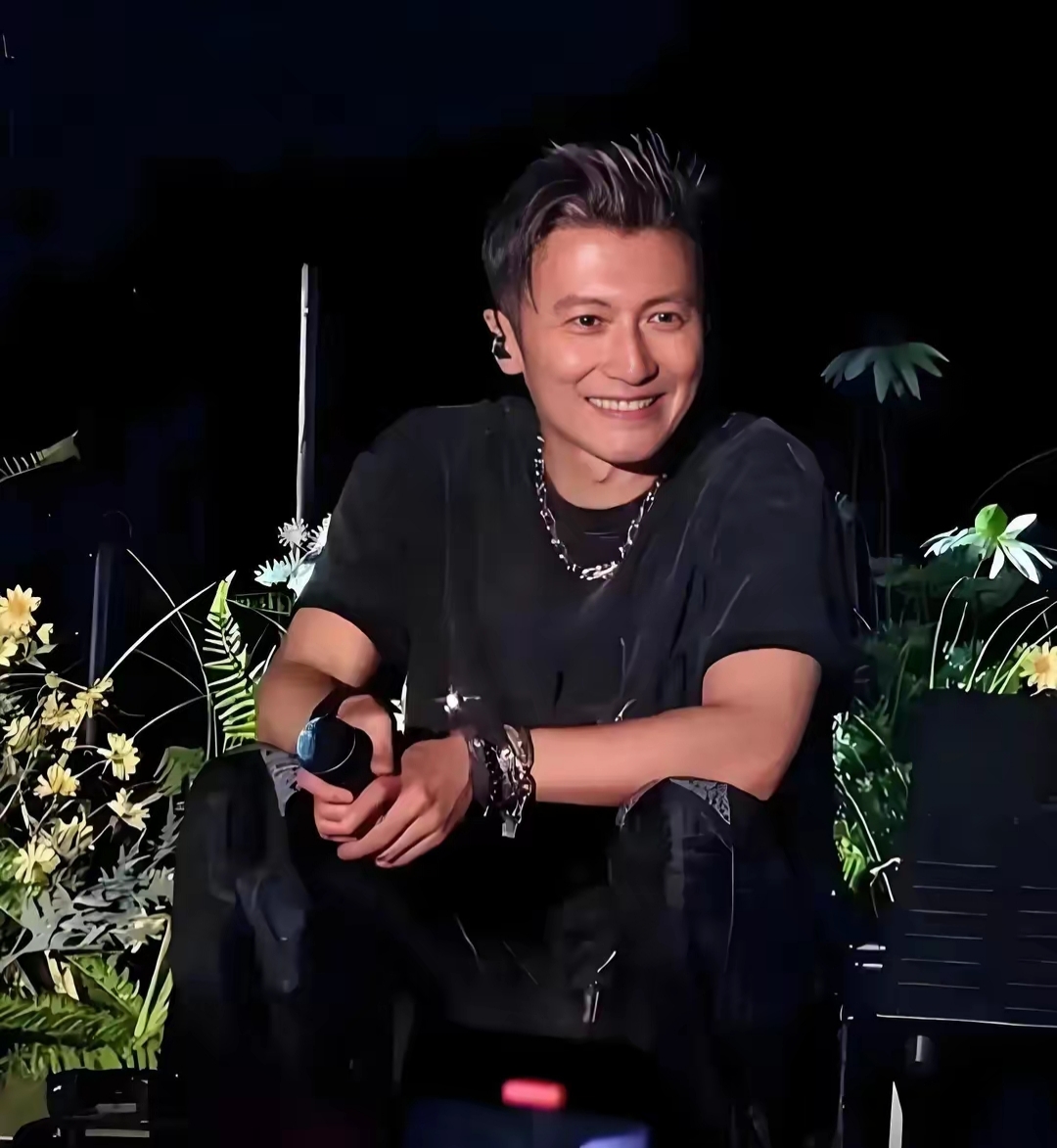 尼斯训练开放日，清晨扳平良机引欢呼，全明星赛在即，球探报告显示潜力的简单介绍