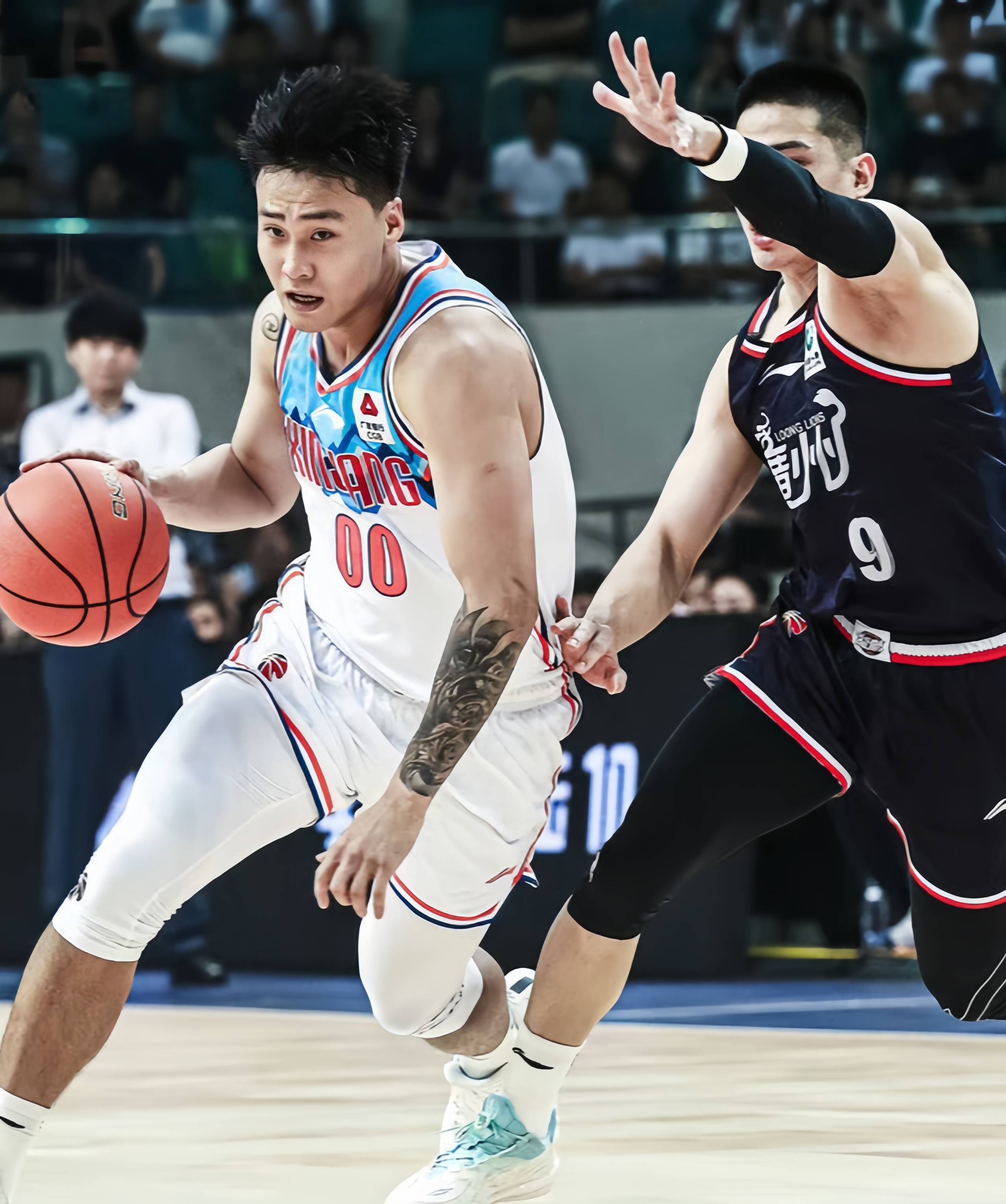 开云体育网页版登录入口赛前欧联焦点战；广州队门线救险；球迷炸锅；更衣室氛围转暖(广州市欧联运营管理有限公司)